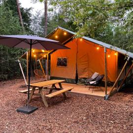 Glamping in Nature by Outdoors, hotell i Holten