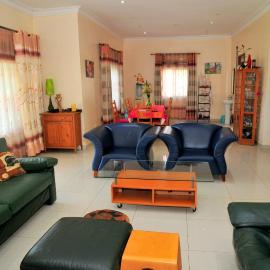 Amazing Victoria Lake View Residence & Safaris, Hotel in Entebbe