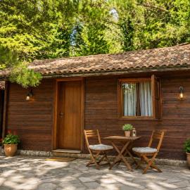 Llogara Wood Lodge, hotel di Vlore
