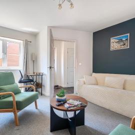 House Sleeps 6 with Enclosed Garden, hotel in Cirencester