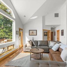 Blacktail Retreat - Close to Skiing & Glacier Park