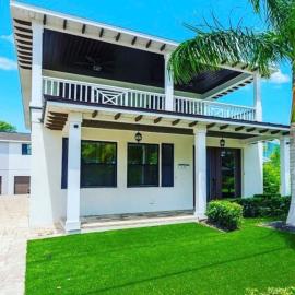Beach Downtown-Family & Pet Friendly-Balcony & Garage-10 Acre Park with Pickleball, Tennis & Basketball-Lido Beach-Opera-Symphony-St Armands Circle
