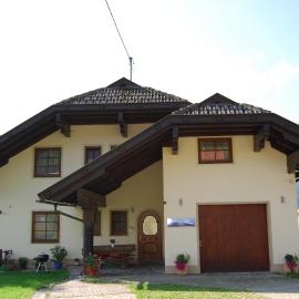 Appartement Zweikofelblick, hotel em Jenig