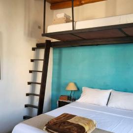 Acogedora cabaña Hospedaje Mérida โรงแรมในMérida