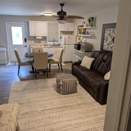 Cozy Hideaway guest suite, hotel in Midlothian