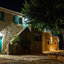 Villa Kamenita โรงแรมในPridraga