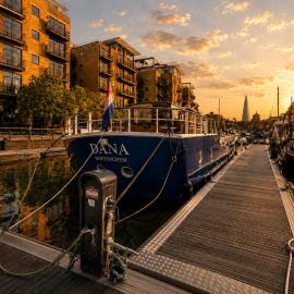 Historic Dutch Barge, Idyllic location, hotel u Londonu