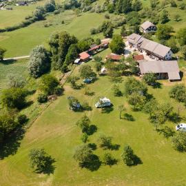 3 Rivers Camping pitches - bring your own tent or camper & Glamping hut, tent, hotel u gradu Radovljica