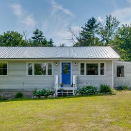 Welcome to Buck's Hideout in Bridgton Maine!