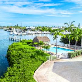 NEW!Life is a MarathonVIEWS!PoolDockHotTub!