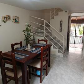 Casa Entre Hilos y Madera