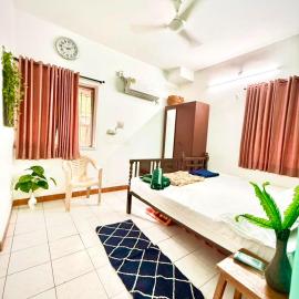 Serene Guest House ll 2 Ac Rooms ll WiFi ll Tv ll Big Garden, hotel in Lonavala
