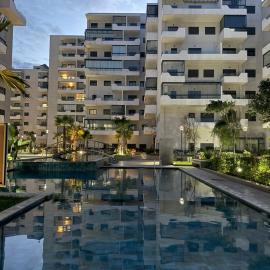 Modern Ocean View Duplex, 2 Bedrooms , Pool, Near Beach, hotel in Aïn Harrouda