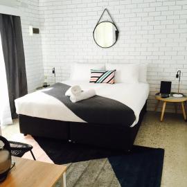 Punka Pub Accommodation, хотел в Порепунка