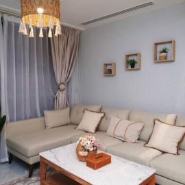 Elegant 2BR Jade Serenity - Masdar City Retreat – hotel w mieście Al Qurayyah