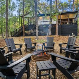 Broken Bow Cabin with Hot Tub and Game Room