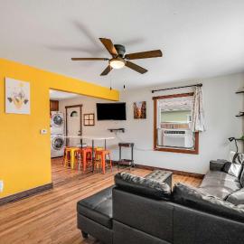 Cozy Gem Near Bike Trails & Downtown Pets OK