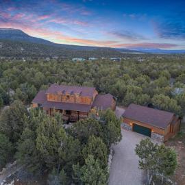 East Zion Trails Retreat-Hot tub, Resort Amenities, Exceptional, hotel in Orderville