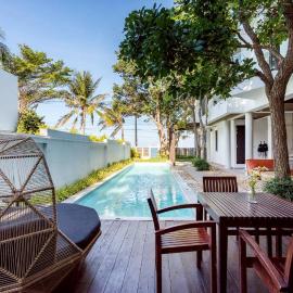 Pranaluxe Sky Beach huahin-Pranburi, hotel in Ban Pak Nam Pran