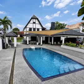 Bucketland Villa 2 Alor Gajah Melaka - Private Pool, Karaoke & Foosball, hotel in Kampong Pulau Sebang