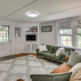 Serene Coastal Getaway: 2 Mi to Newport & Beaches, hotel u gradu Midltaun