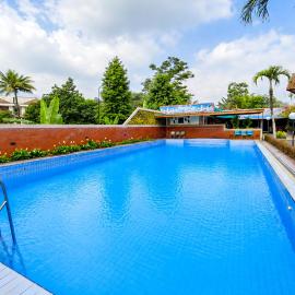 RedDoorz Plus at Hotel Griya Sakinah Cisarua Puncak、Kopo 2のホテル