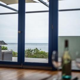 Unique beachfront retreat w panoramic sea views, Hotel in Sisters Beach
