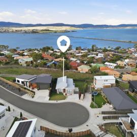 Waterside 3B Oasis with Private Parking & Scenic View