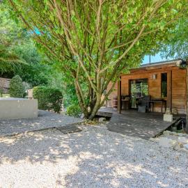 Charmant chalet Le Robinson, hotel em Saint-Marcellin-lès-Vaison