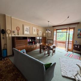 Elegant Retro Flat 3 Bedrooms near Oasis Zegna, hotel em Trivero