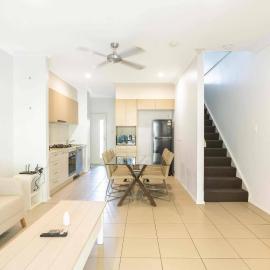 Zen Garden - Serene Townhouse - Holiday Home