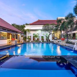 Inna Bali Heritage Hotel, хотел в Денпасар