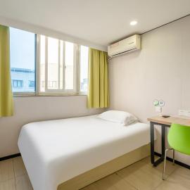 99 Preferred Hotel Chengdu Kuanzhai Alley Fuqin West Road Branch