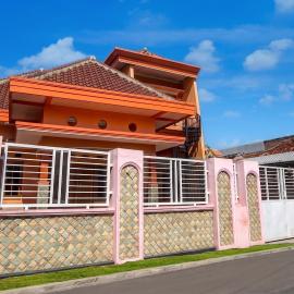 OYO 95290 Incess Diana Syariah, hotel en Probolinggo