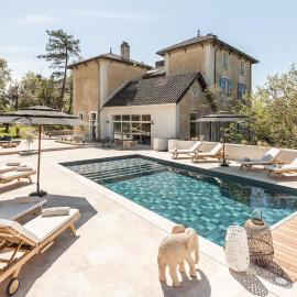 Villa Hugon piscine chauffée surplombant l'Ardèche