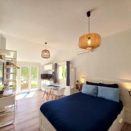 Studio cosy - Petit-déjeuner et jacuzzi en option