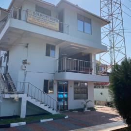 New Gold city hotel, hótel í Mwanza