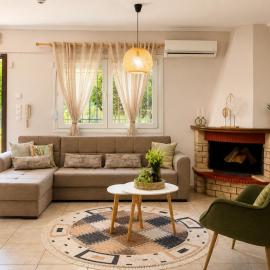Yellow Tulip Apartment, Cozy Village Stay near Thessaloniki, hotelli kohteessa Melissochórion