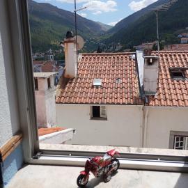 Casa das Motas Manteigas Segundo Apartamento โรงแรมในมันเตย์กัส