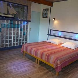 Chambre les glénan balnéo, hotel in Tréméoc