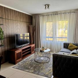2 bedroom apartment Jackal creek golf estate, hotel in Roodepoort