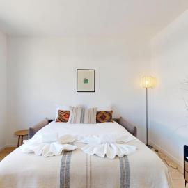A cosy and bright studio in Sion