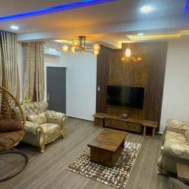 Stylish 3 Bedroom Apartment in Enugu with Fast WiFi, A C, power