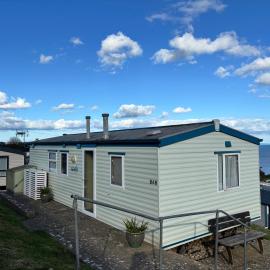 Beer Head Caravan Park B68, hotel in Seaton