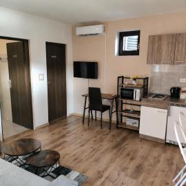 Apartman LIPA-Lipovac Bajakovo! Parking,Wi-Fi, отель в городе Lipovac