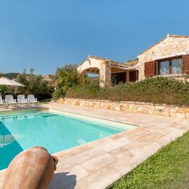 Villa Silena, vista mare e relax a Castiadas、カスティアーダスのホテル