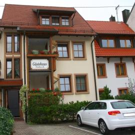Gästehaus Trahasch im Adelshof, khách sạn ở Endingen