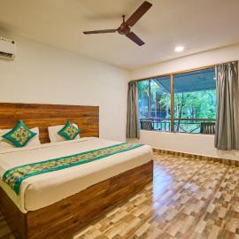Treebo Lands End Beach Resort - 100m From Morjim Beach, hotel en Morjim