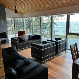 Scenic Lakeview Cottage near Þingvellir - Sleeps 6, hotel in Selfoss