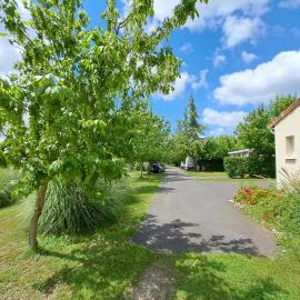camping de l étang, hotel in Châteauneuf-sur-Charente